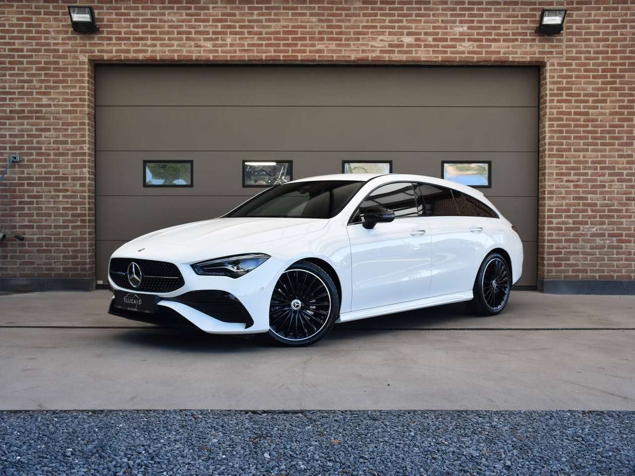 Mercedes-Benz CLA 200 2.0 D SHOOTING BRAKE / AMG LINE / GPS, CLA, Zwart, 4 cilinders, https://public.car-pass.be/vhr/e57c3bd5-01bb-4ecf-8c6d-4fd56c592b3c