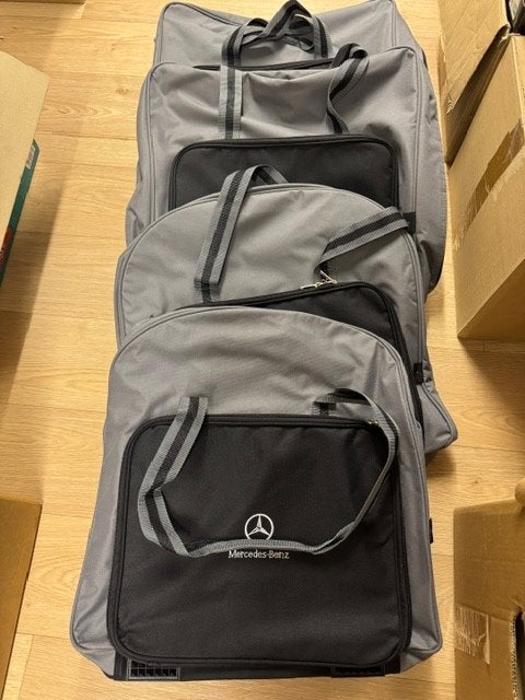 4 Reistassen - 2 ski/snowboardtassen Mercedes dakkoffer, Ophalen of Verzenden, Nieuw