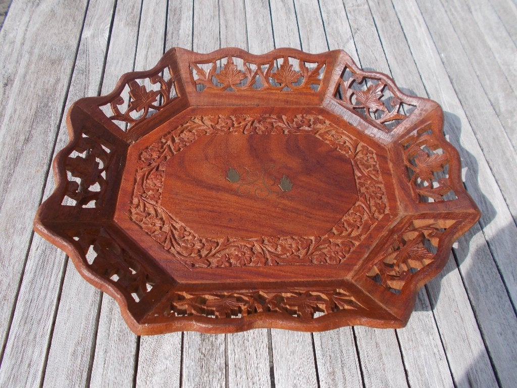 Vintage schaal gesneden hout en messing bloemmotief,, Antiek en Kunst, Ophalen of Verzenden