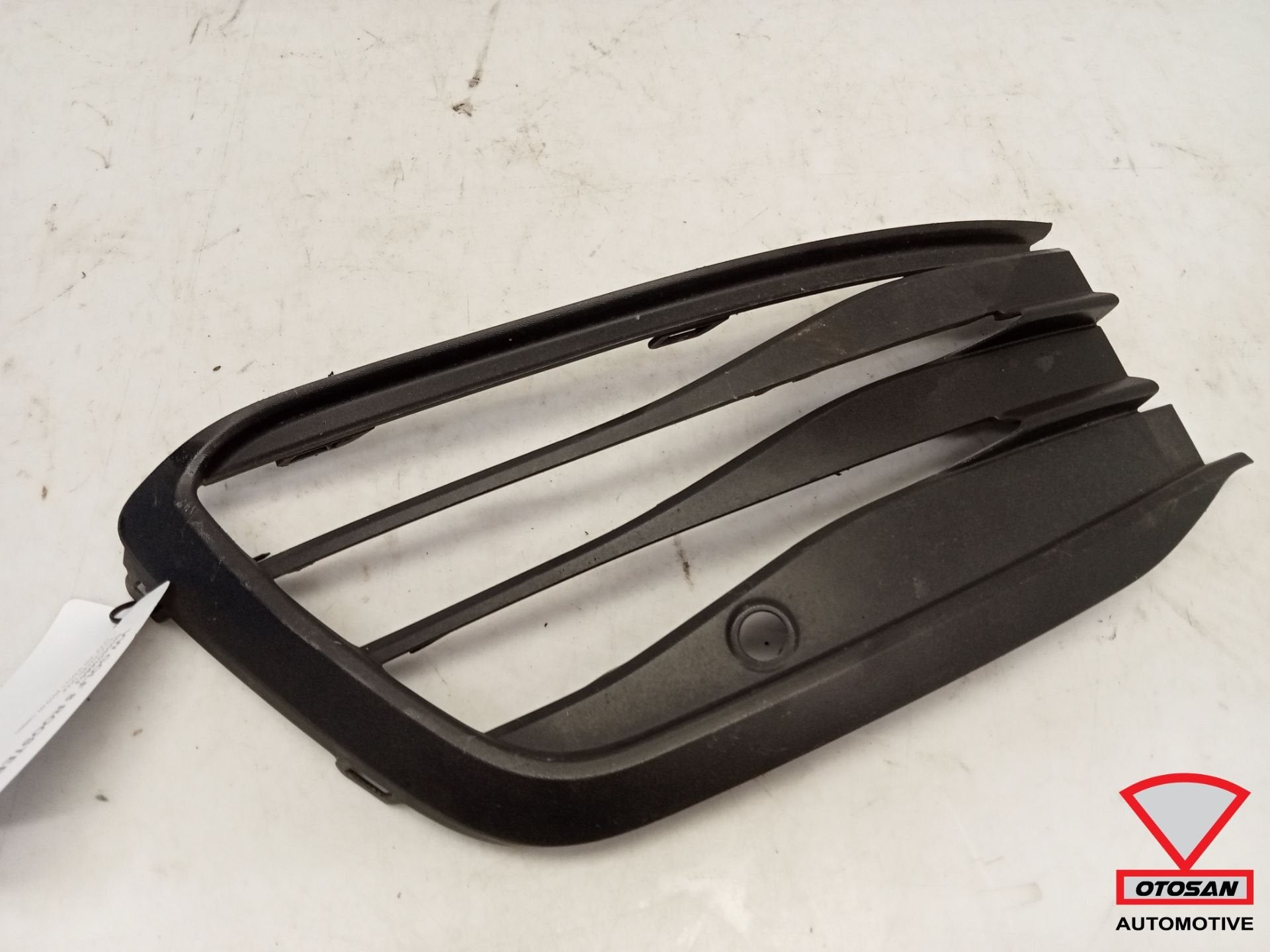 VW Golf 8 2020+ Voorbumper Rooster Links 5H0853665J, Gebruikt, Volkswagen, Volkswagen AG, Links