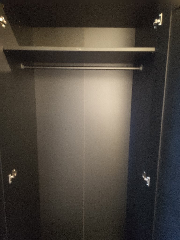 Armoire 3 portes avec miroir (style IKEA Songesand), 25 à 50 cm, 100 à 150 cm, Utilisé, 1 ou 2 tiroirs