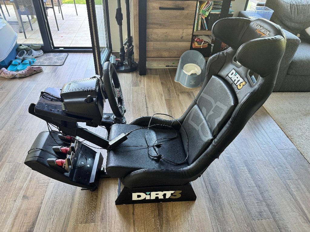 Logitech G27 racingset Playseat Limited Edition DiRT 3, Games en Spelcomputers, Ophalen, Racestoel, Gebruikt, Logitech