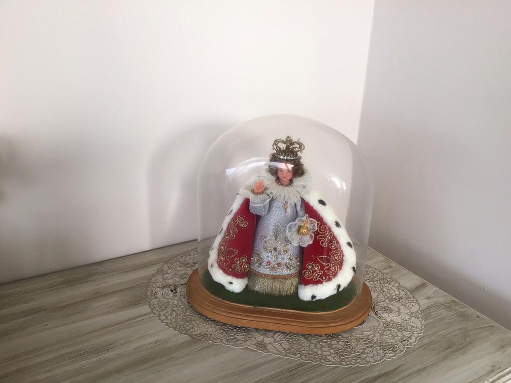 Glazen stolp met kindje Jezus van Praag, Ophalen, Zo goed als nieuw