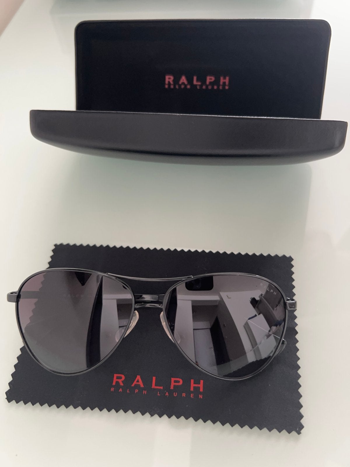 RALPH LAUREN pilotenzonnebril, Handtassen en Accessoires, Ophalen, Zonnebril, Zwart, Ralph Lauren