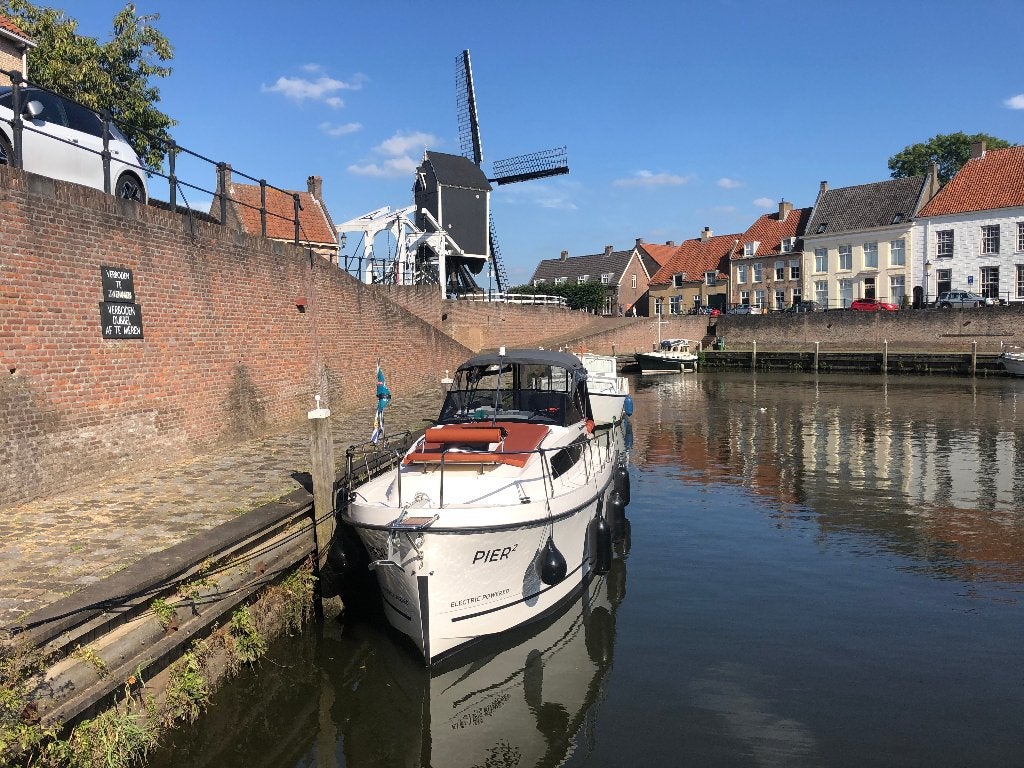 Elektrische kajuitboot | Nexus Revo 870 Electric Cabrio, 8 pk, Zo goed als nieuw, Polyester, Keuken