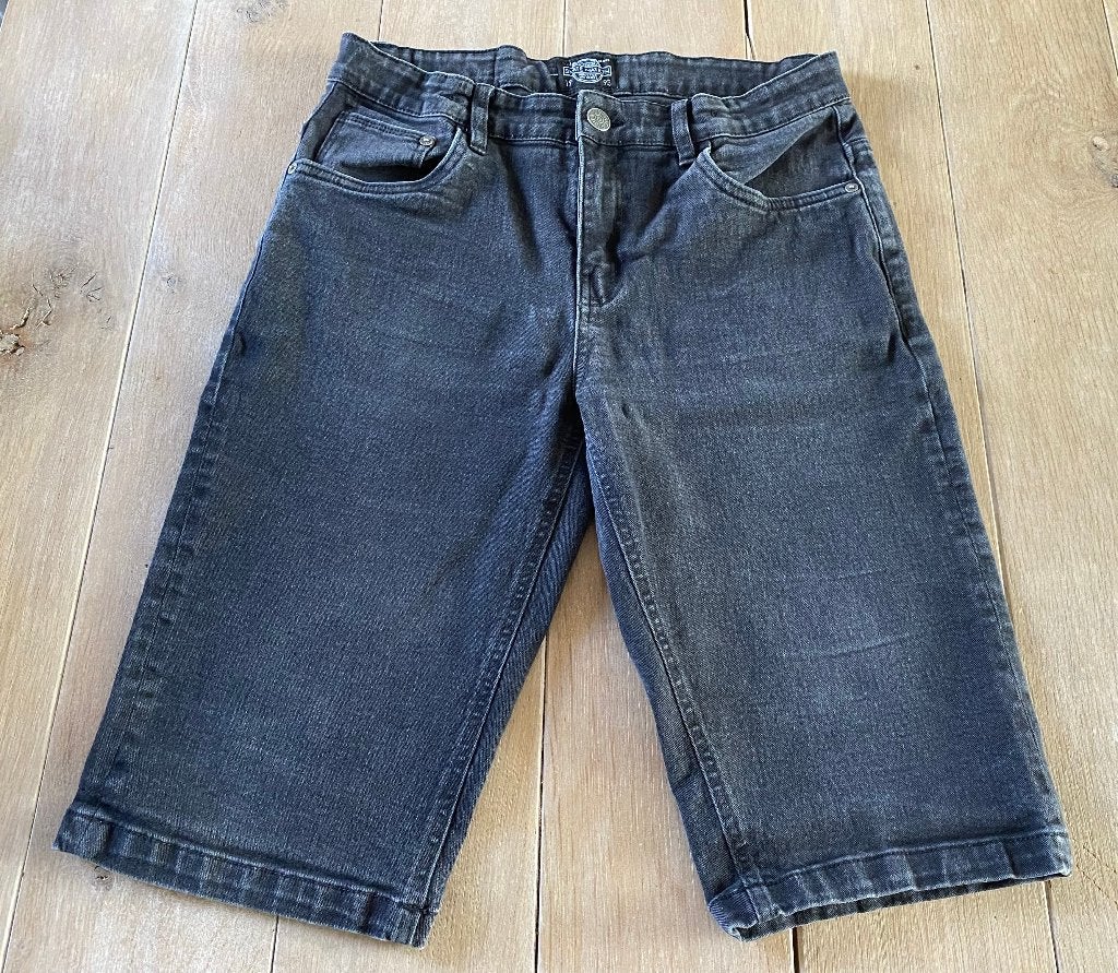 donker grijze short maat 182, Ophalen of Verzenden, Jongen
