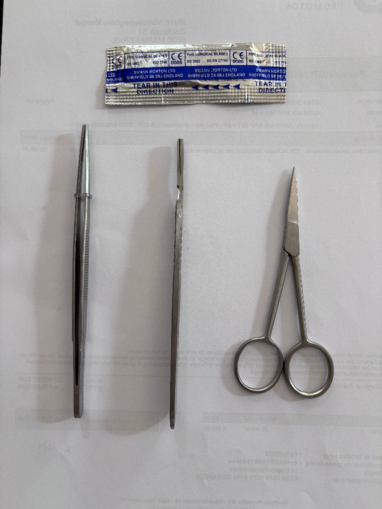 verpleegmiddelen :  dissectieset, Ophalen, Nieuw