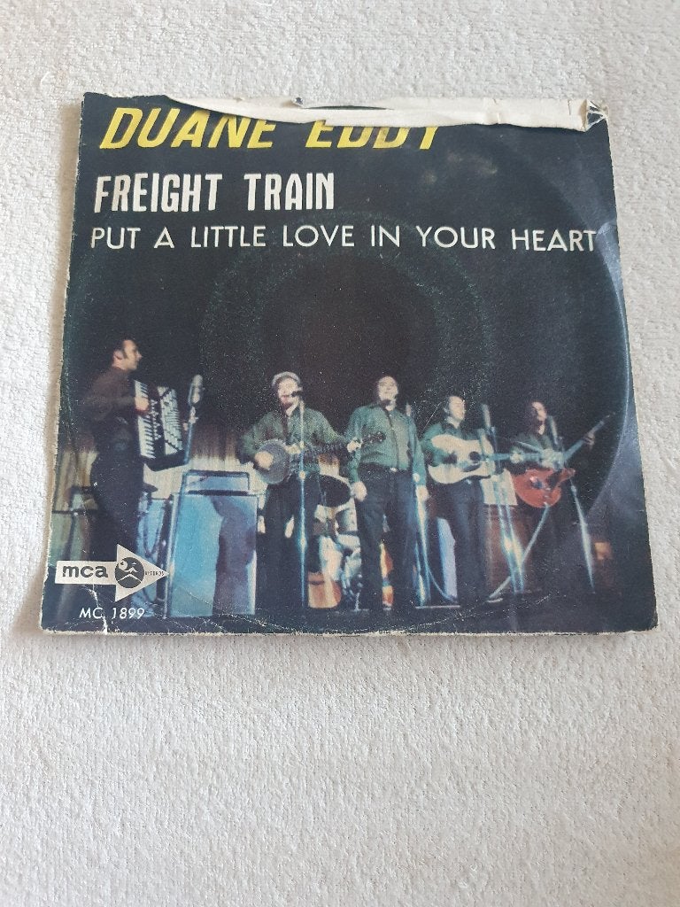 Duane Eddy – Freight Train / Put A Little Love In Your Hea, CD & DVD, Enlèvement ou Envoi, 7 inch, Comme neuf, EP