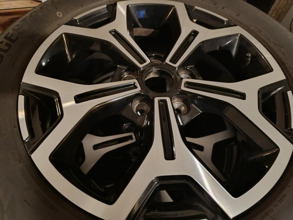 Jantes Dacia Duster  17 pouces, Auto-onderdelen, Banden en Velgen, Ophalen, 17 inch, Winterbanden, Band(en)