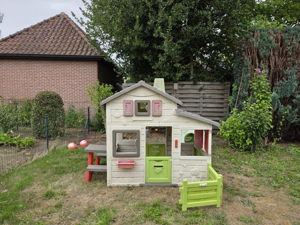 Smoby speelhuisje met picknicktafel - goede staat, Ophalen, Gebruikt, Kunststof