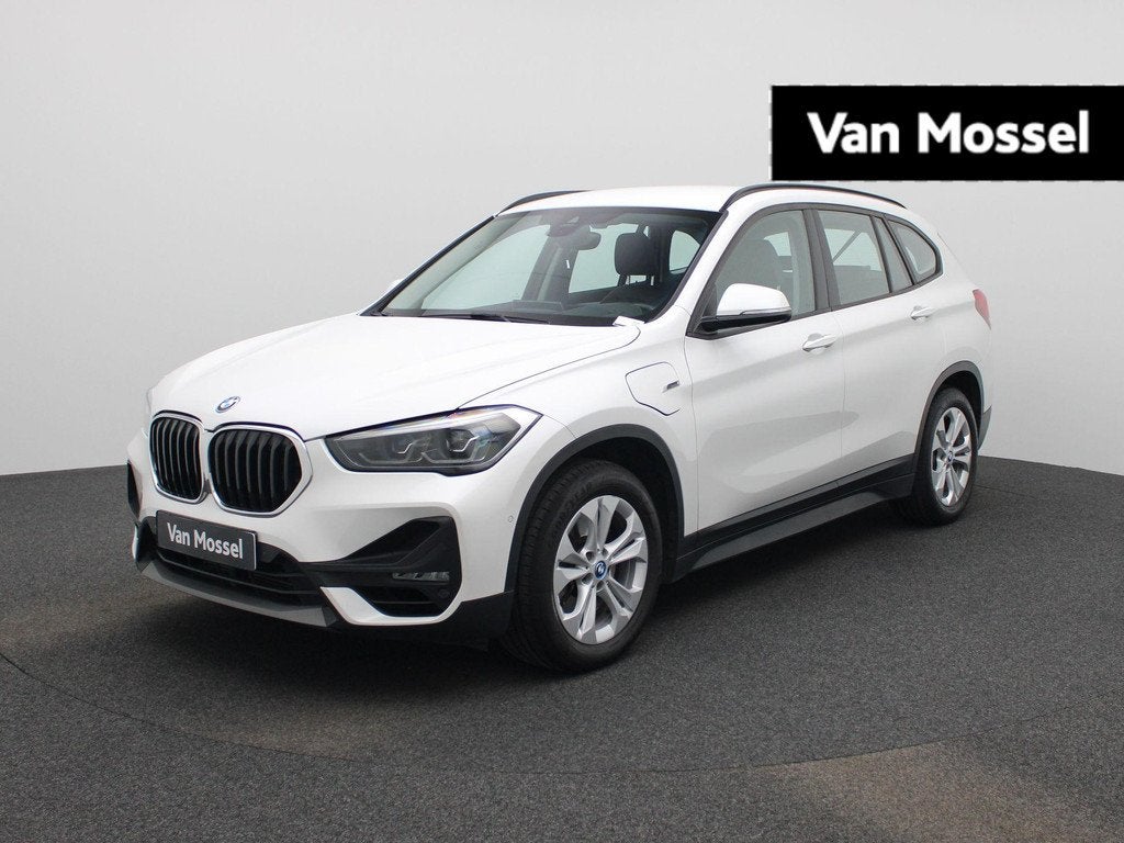 BMW X1 xDrive25e (162 kW) LEDER PACK | TREKHAAK | NAVI, Auto's, Gebruikt, 1820 kg, Wit, Plug-in hybride