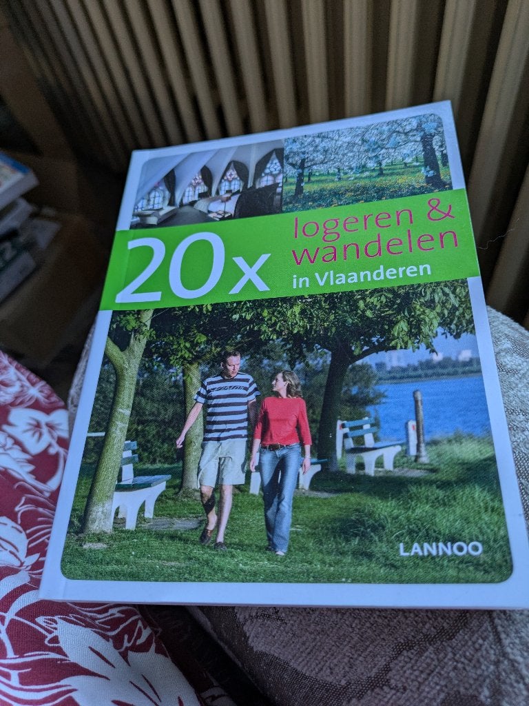 20 x logeren en wandelen, Enlèvement ou Envoi, Comme neuf, Guide ou Livre de voyage