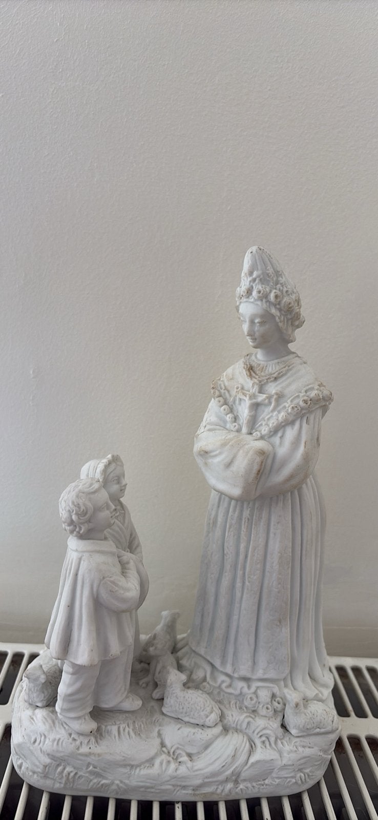 Statue en biscuit de porcelaine - Apparition de la Salette, Antiquités & Art, Enlèvement ou Envoi