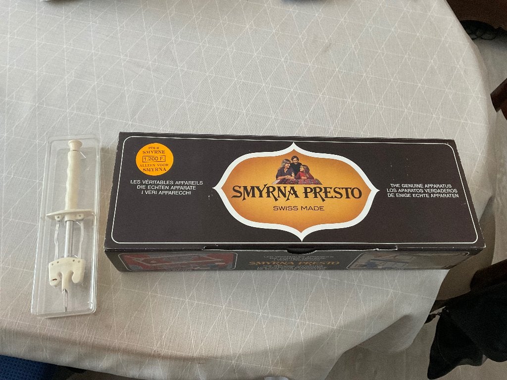Toestel om Smyrna tapijten te maken, Ophalen, Minder dan 50 cm, Geel, Minder dan 50 cm