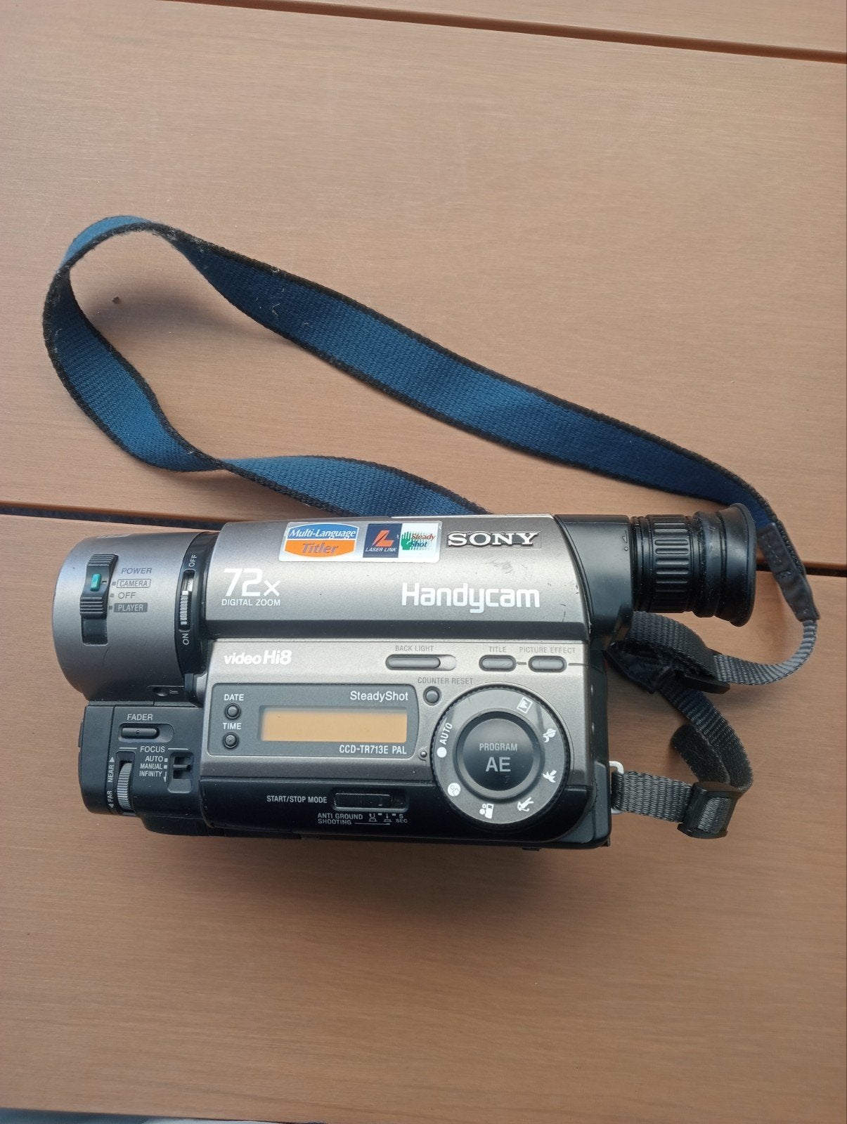 Caméra vidéo numérique Sony Handcam Hi8 model CCD-TR713E, Microphone externe, Caméra, Ne fonctionne pas, Sony