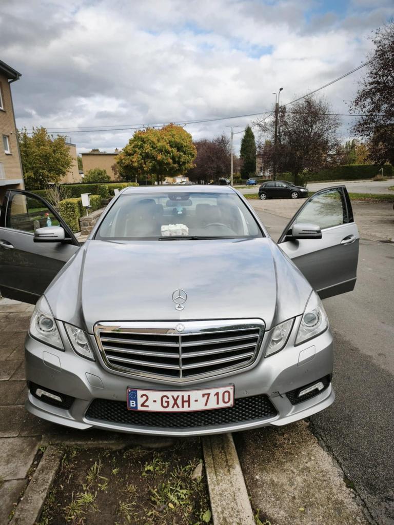 Mercedes e200 pack amg 2011 boite automatic 177500km, Auto's, Mercedes-Benz, Euro 5, Achterwielaandrijving, 4 cilinders, Leder en Stof