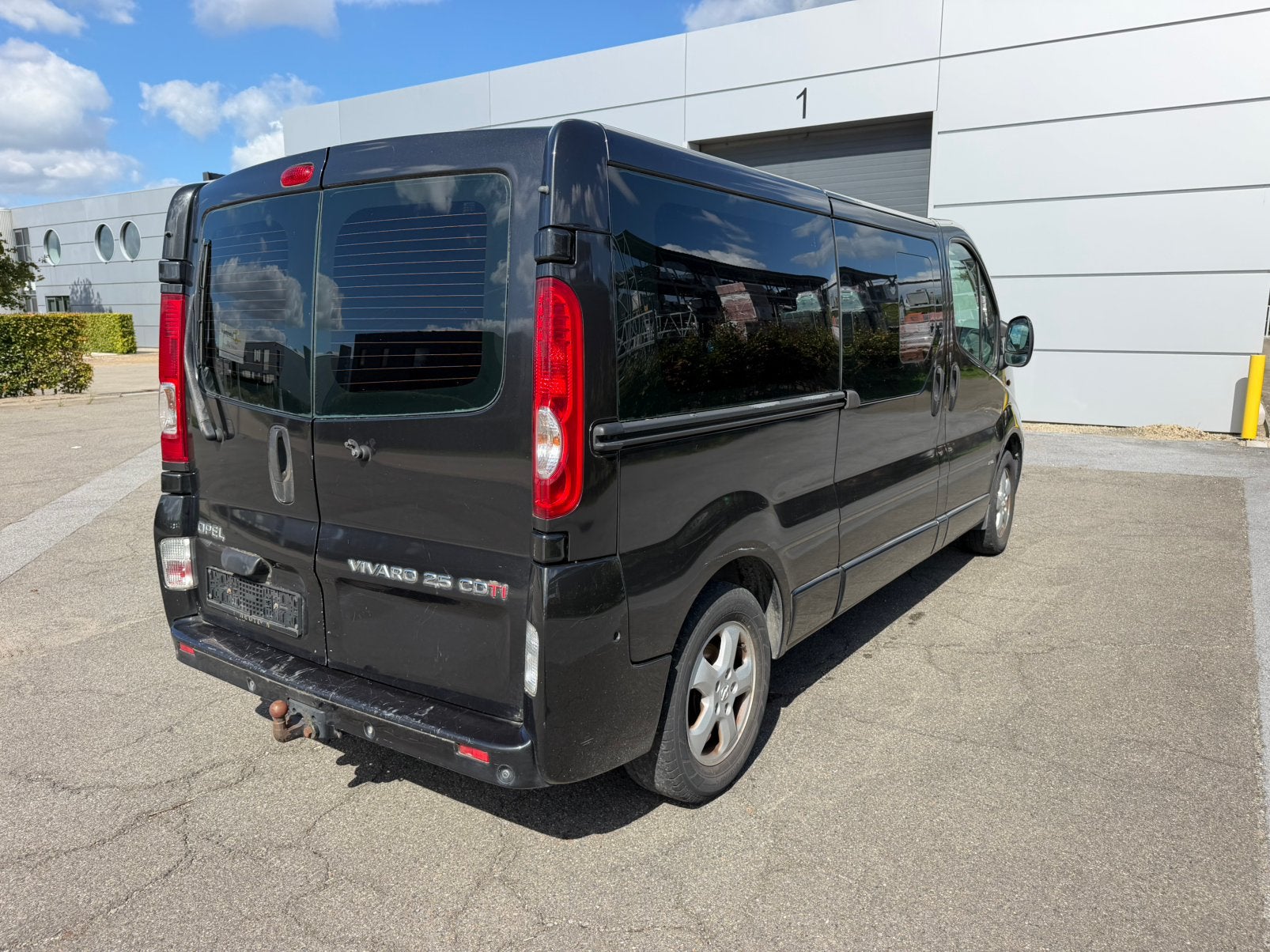 Opel Vivaro 2.5 diesel 107 Kw,Bj 2011,Euro 4 Airco, 5 Zit, Achat, Entreprise, 107 kW, Euro 4