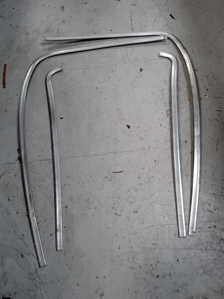Chrome sierlijsten voorruit Ford Econoline 3e versie, Ophalen, Ford