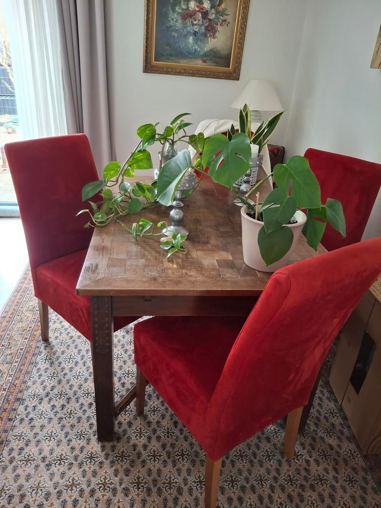 Oude houten tafel en 4 stoelen, Antiek en Kunst, Ophalen of Verzenden