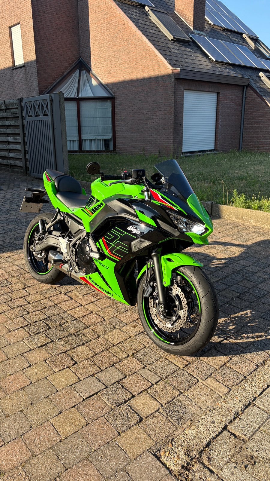 Kawasaki ninja 650 2023 KRT & Sport Pack, Motos, Occasion, Plus de 35 kW, 2 cylindres, Permis Moto A2 minimum