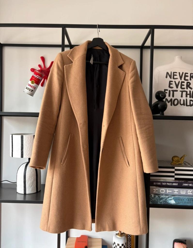 Lichtbruine lange jas Zara, Kleding | Dames, Jassen | Winter, Ophalen of Verzenden, Gedragen, Maat 38/40 (M), Bruin