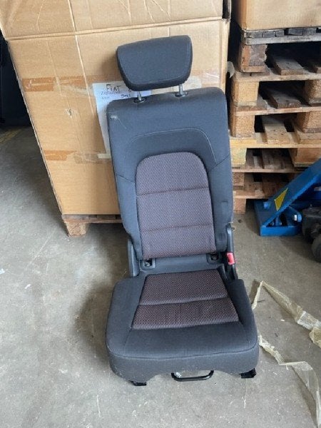 ACHTERBANK rugleuning rechts Audi Q5 (8RB) (01-2008/05-2017), Info@audi.de, Audi, Audi AG, Gebruikt