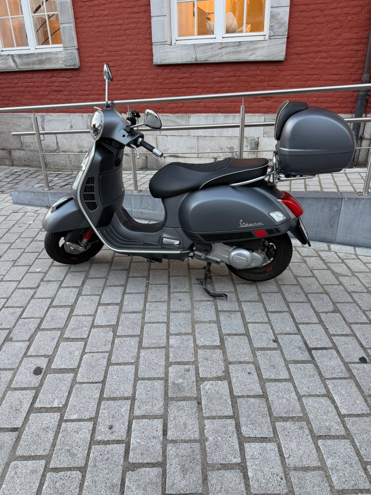 Vespa 300 Supersport, Fietsen en Brommers, Ophalen, Zo goed als nieuw