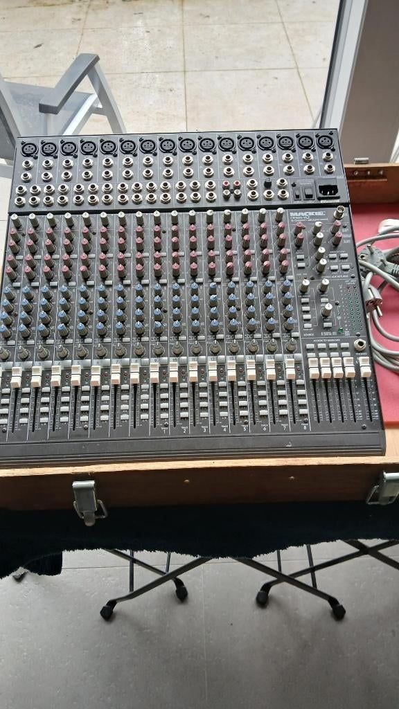 mackie CR1604-VLZ en bon état, Musique & Instruments, Tables de mixage, Enlèvement
