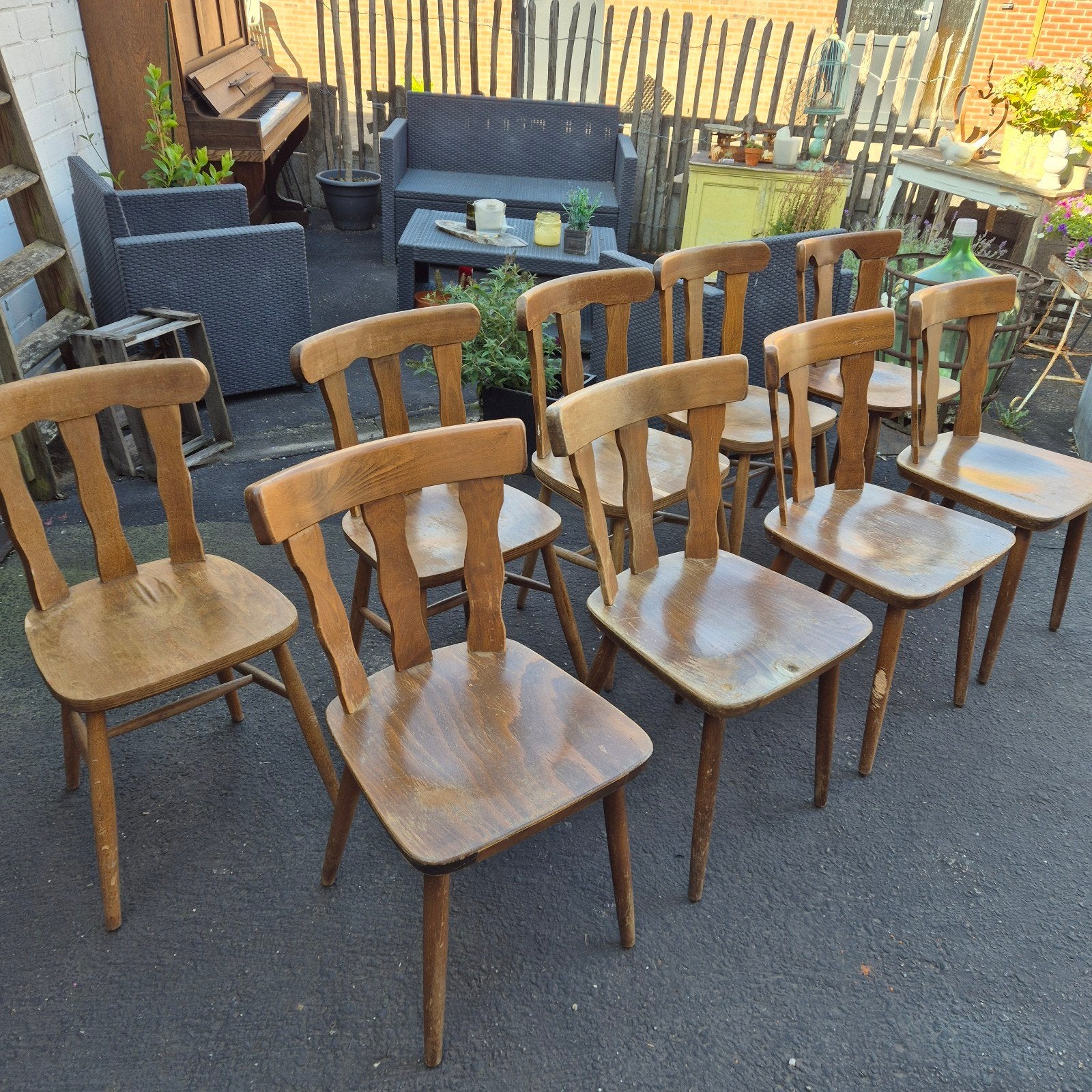 lot caféstoelen, Enlèvement