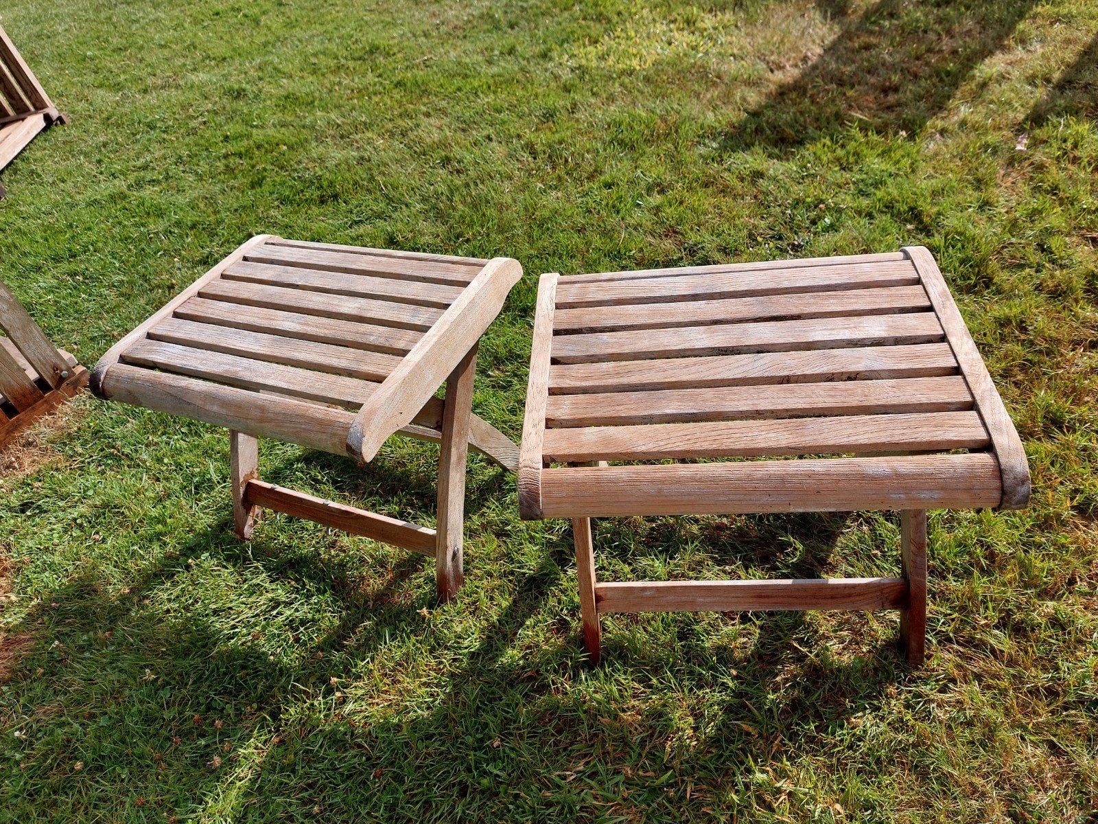 2 inklapbare tafels of voetbankjes, Tuin en Terras, Tuintafels, Ophalen