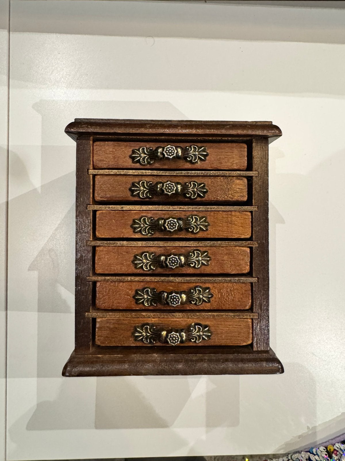 Vintage houten mini ladekastje met 6 lades – decoratief, Ophalen of Verzenden