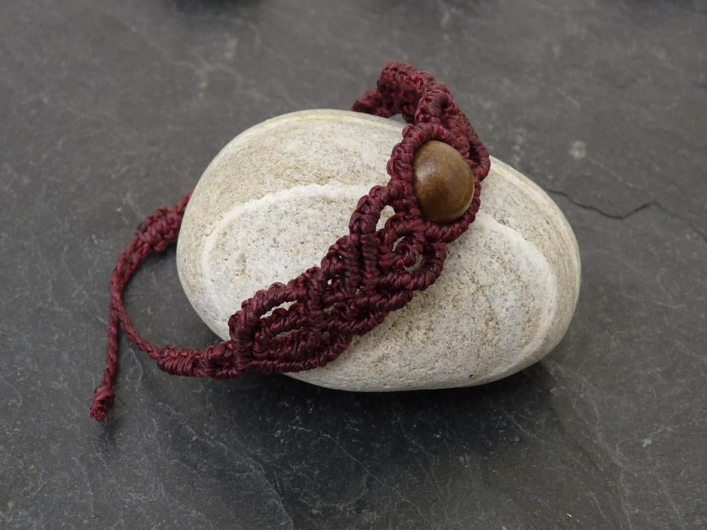 Macramé armband, Ophalen of Verzenden, Nieuw, Paars, Overige materialen