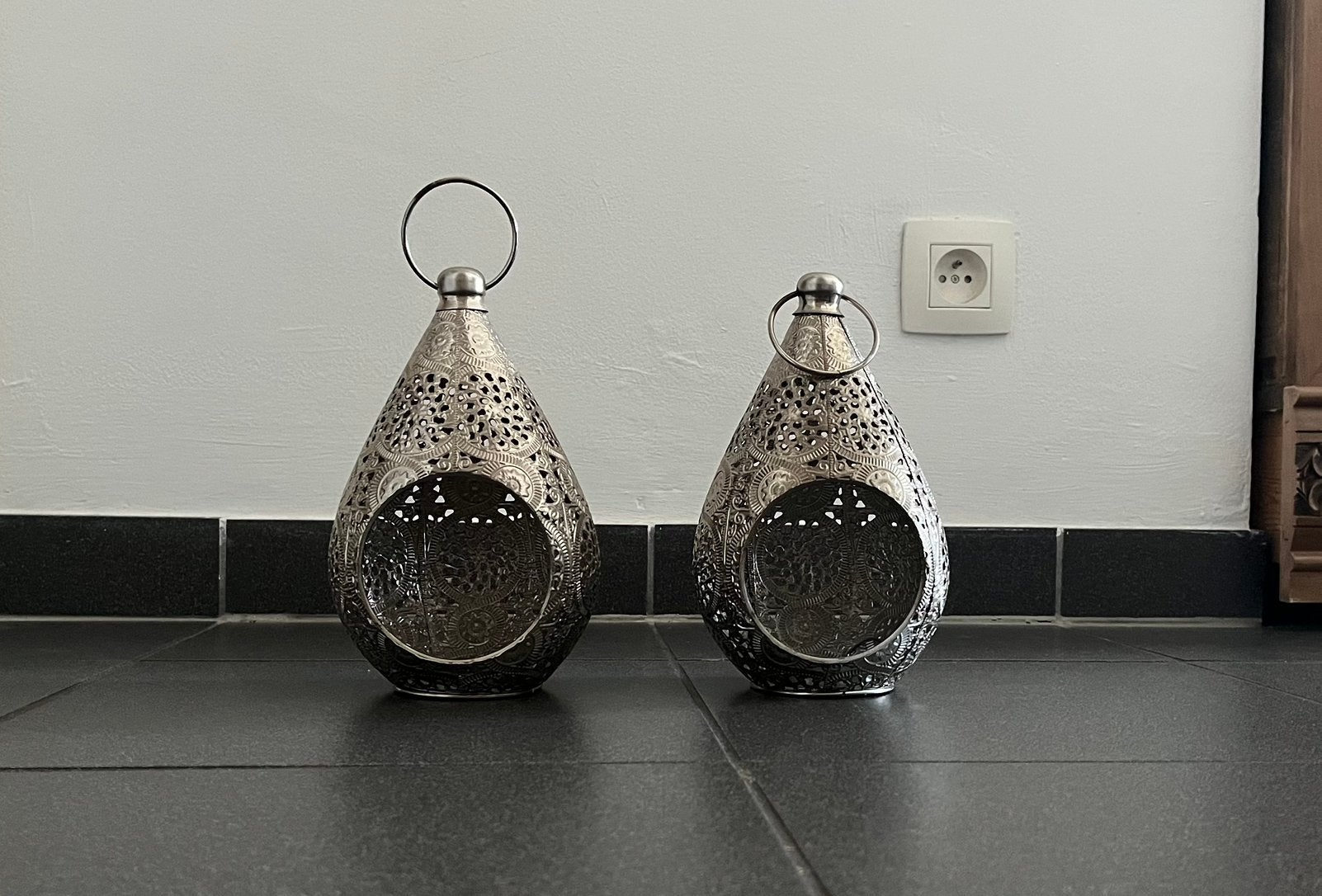 Lanternes orientales, Enlèvement, Comme neuf
