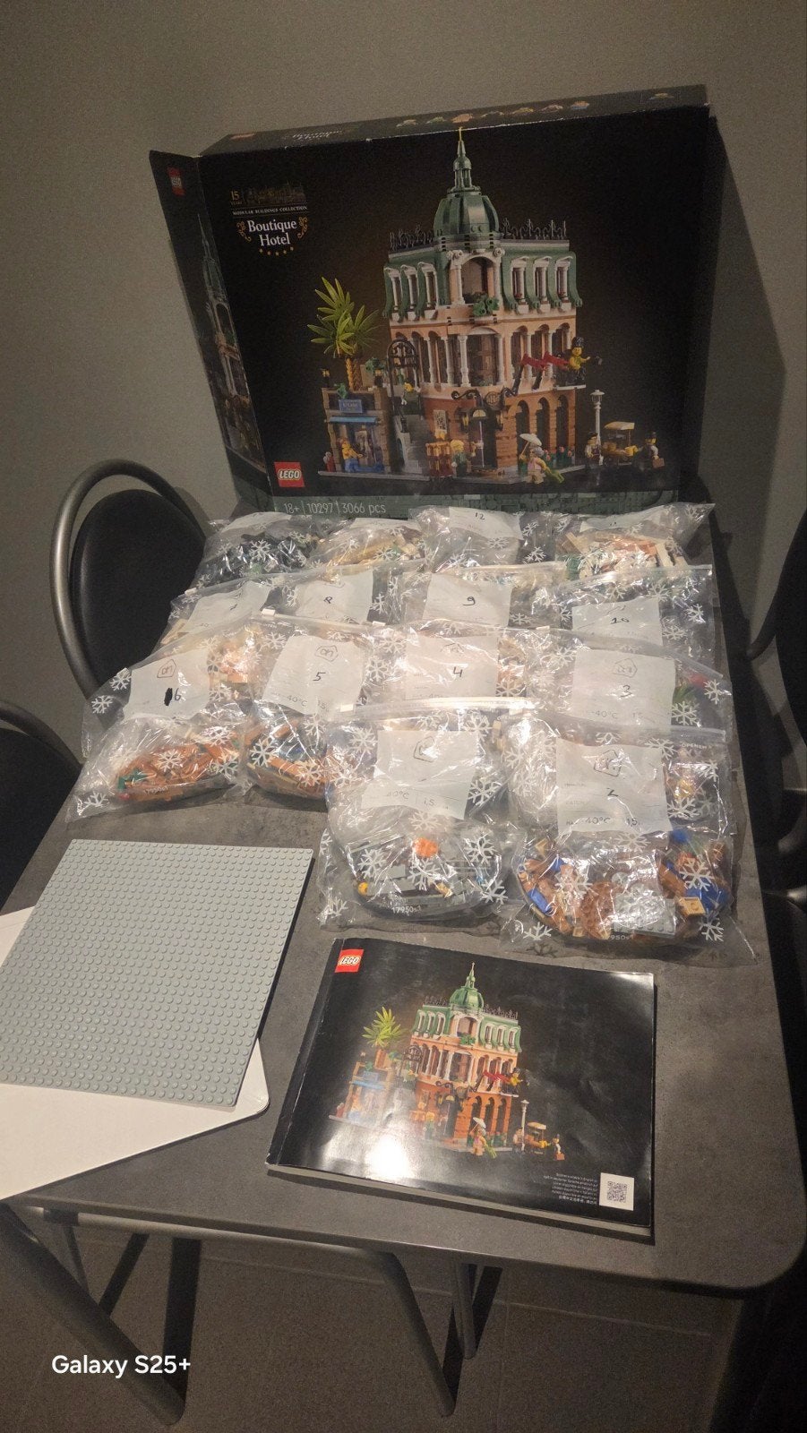 Lego Boutique Hotel (set 10297), Lego, Ensemble complet, Comme neuf, Enlèvement