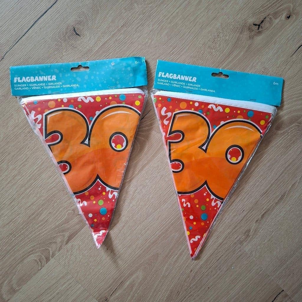 Vlaggetjes 30 jaar (2 stuks), Diversen, Vlaggen en Wimpels, Ophalen, Nieuw
