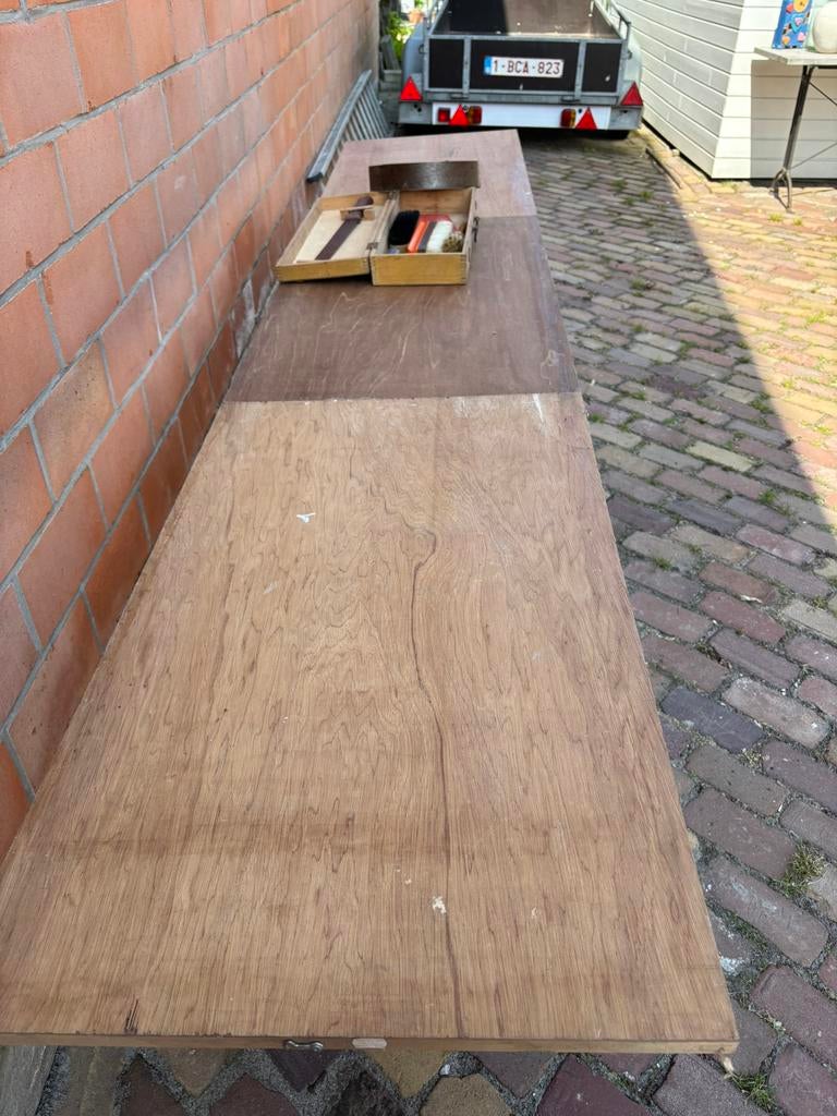 Behangtafel  plus kist met materiaal, Ophalen, Gebruikt