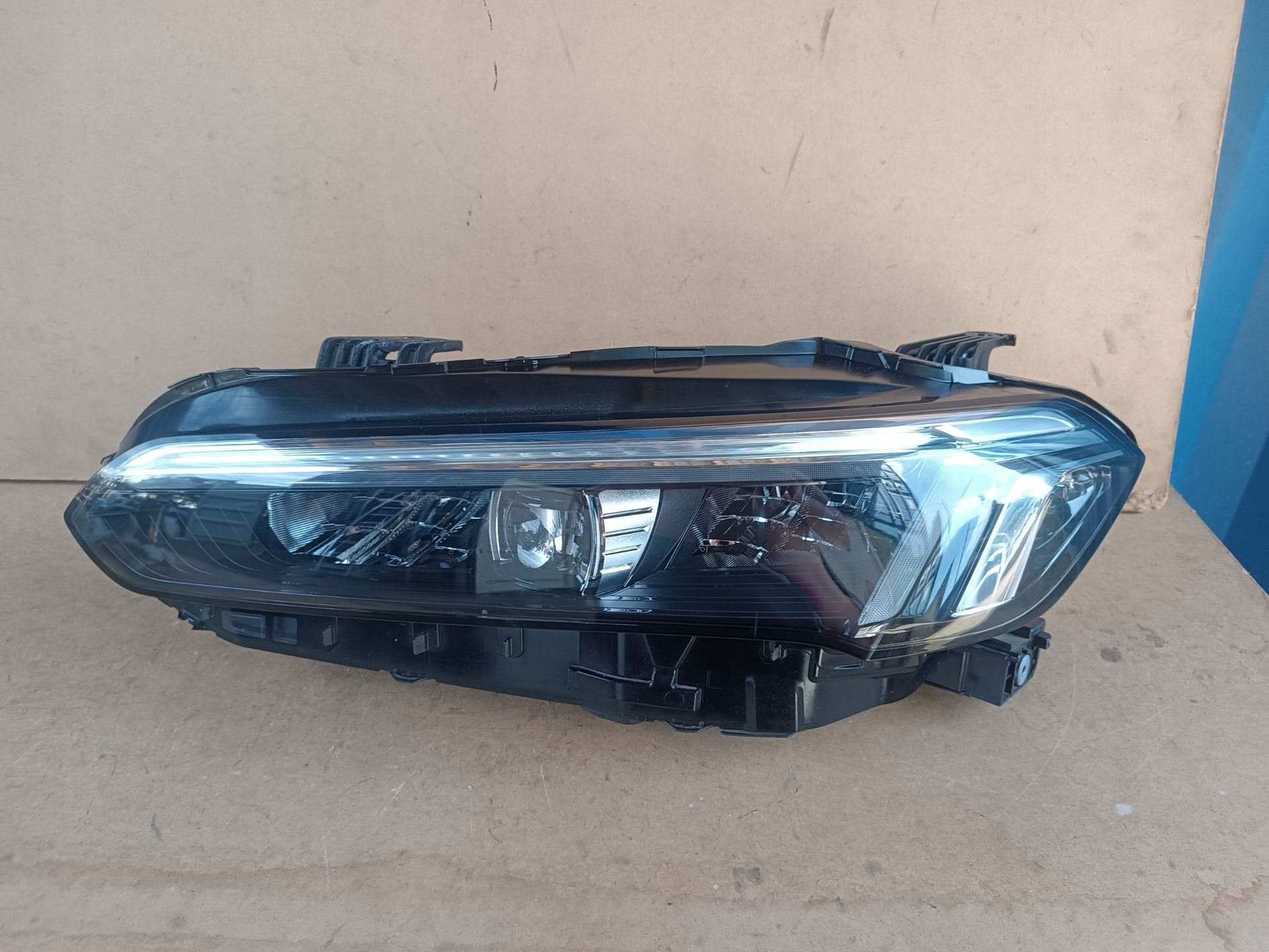 Phare gauche Honda Civic XI 2205271052_00443, Info@honda.co.jp, Utilisé, Minami-Aoyama 2-chome 1-1
107-8556  Tokyo, Honda Motor Co., Ltd.