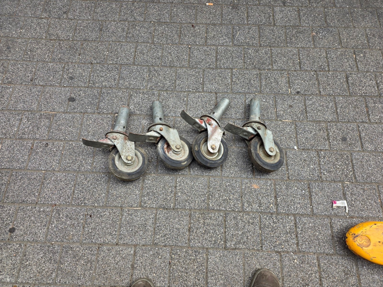Roues échafaudage, Bricolage & Construction, Échafaudages, Utilisé, Échafaudage fixe ou roulant, 5 mètres de hauteur ou plus, Enlèvement