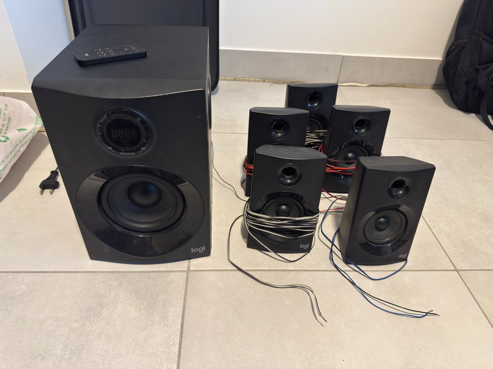 Logitech stereo/surround Z607, Gebruikt, Complete surroundset, 120 watt of meer, Ophalen