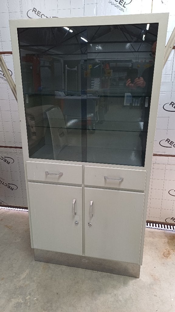 ijzeren kast met glazen schuifdeuren, schuiven en kast., Ophalen, Gebruikt, 50 tot 100 cm, Glas