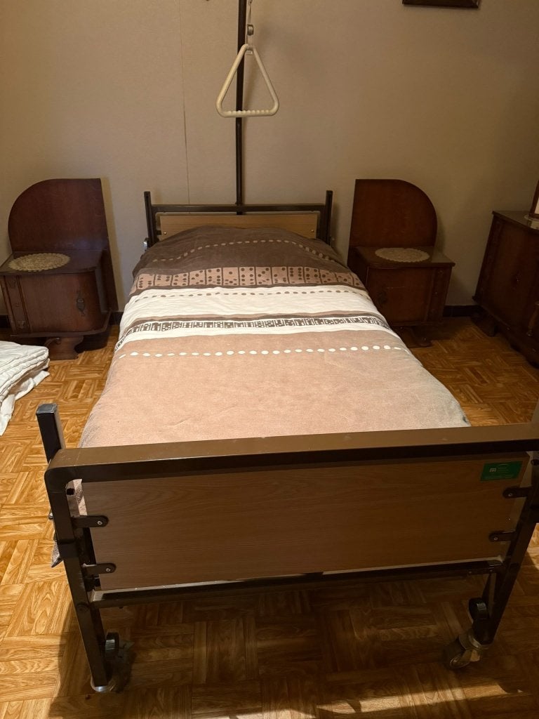 Ziekenhuis bed, Ophalen, Gebruikt, Eenpersoons, Verstelbaar