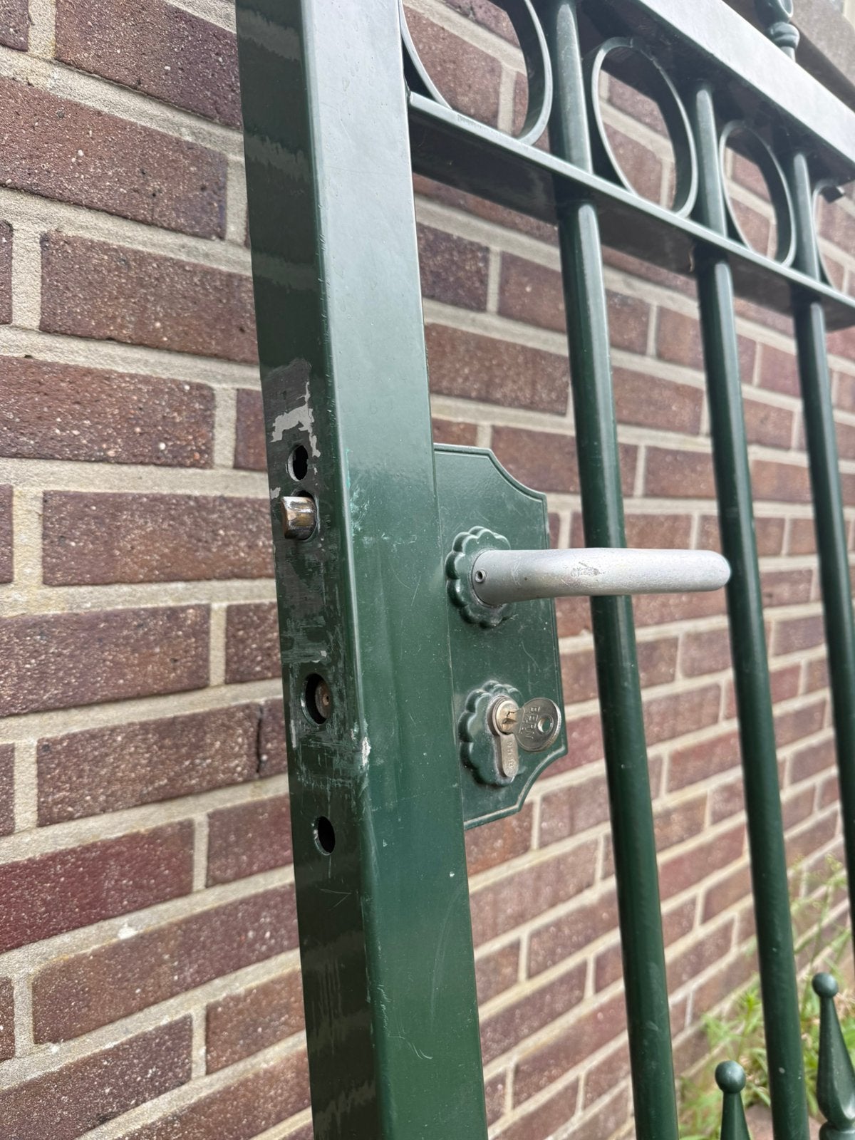 Poortslot met krukken en sleutel – klassiek sierbeslag, Tuin en Terras, Tuinpoorten, Ophalen of Verzenden, Zo goed als nieuw