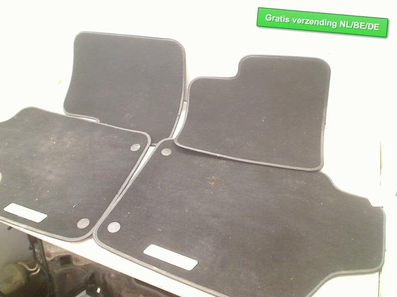 JEU DE TAPIS Abarth 500 / 595 / 695 (01-2008/-), Autos : Pièces & Accessoires, Taurusavenue 1
2132 LS  Hoofddorp, NL, Webaccessibility@stellantis.com