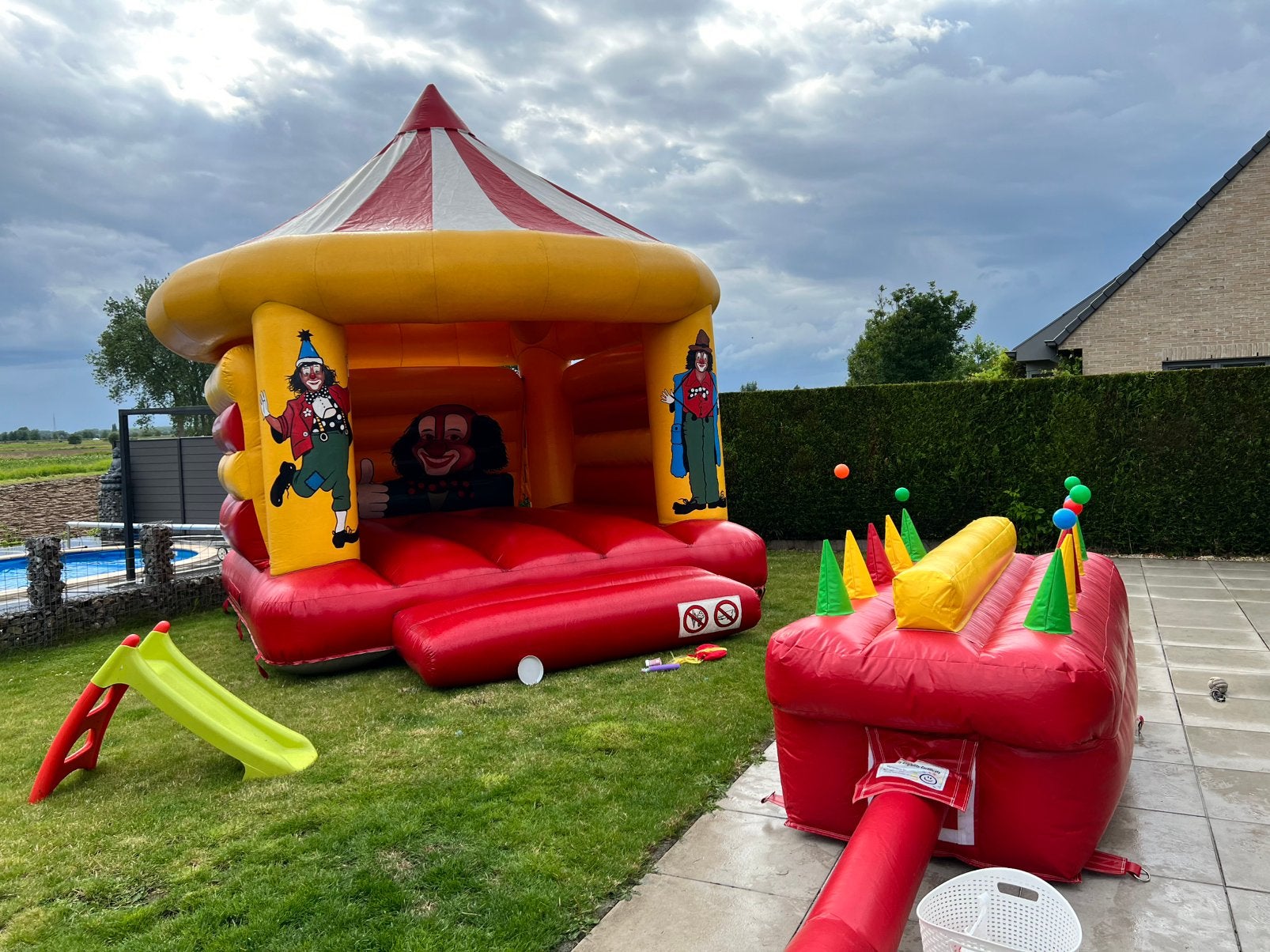 Springkasteel te koop, Hobby & Loisirs créatifs, Articles de fête | Location, Utilisé, Enlèvement