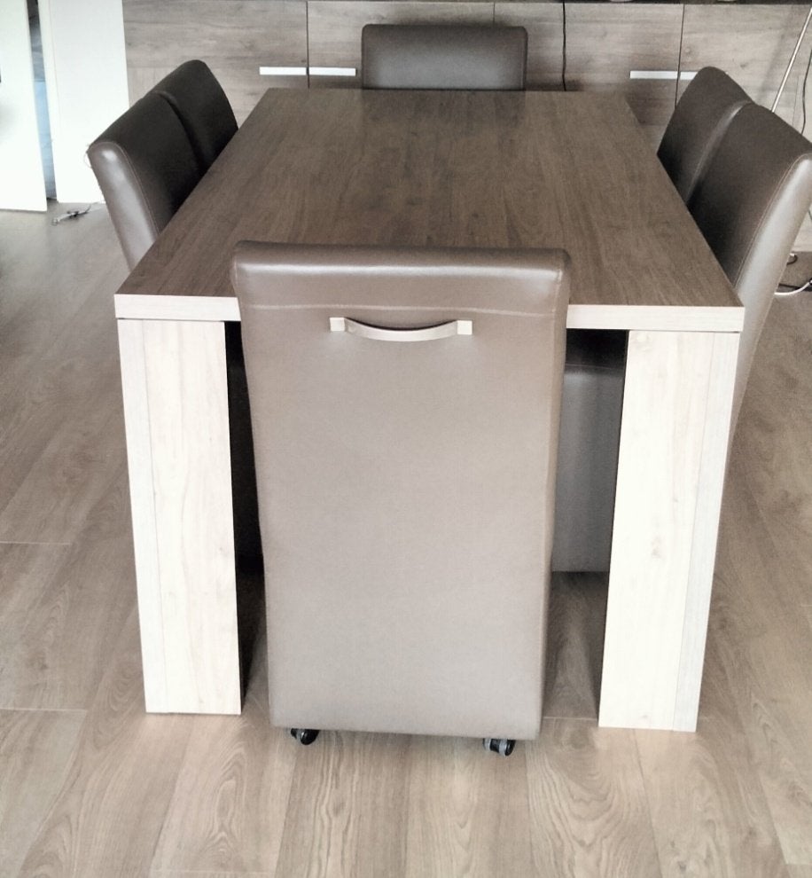 Volledige eetkamer, Huis en Inrichting, Ophalen, Gebruikt, Modern..licht eik