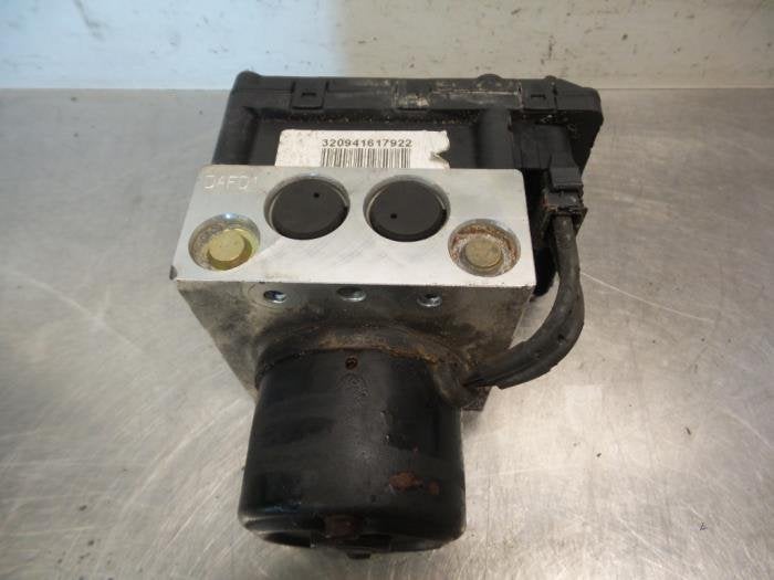 Ordinateur ABS d'un Hyundai Coupe (Coupe 99-), -, 3 mois de garantie, Utilisé, Hyundai