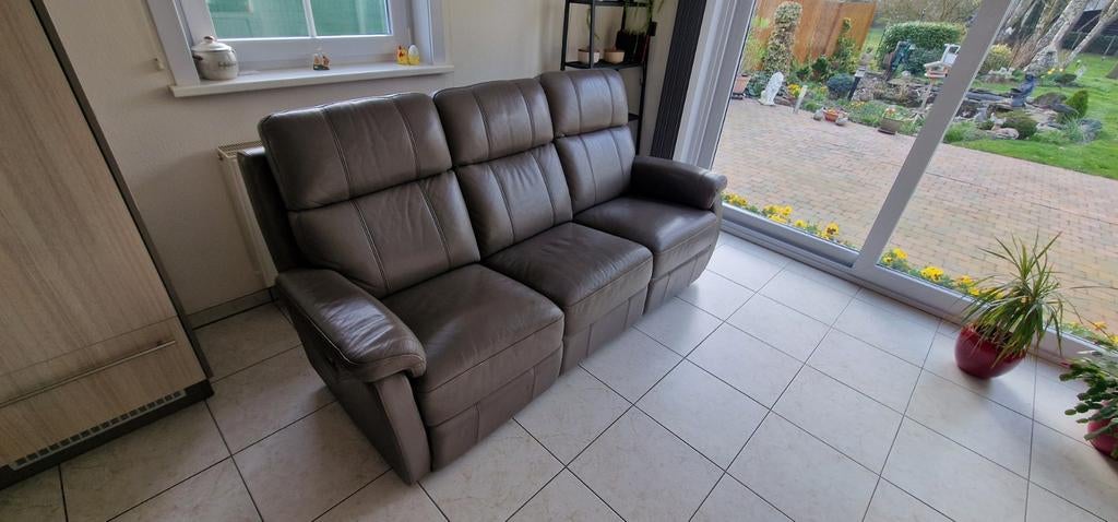 Lederen driezit met relax, Ophalen
