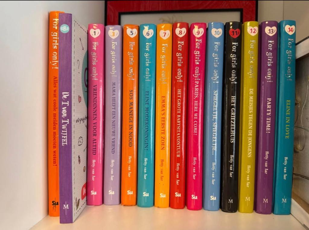 Boeken “For girls only”, Boeken, Chicklit, Ophalen, Zo goed als nieuw