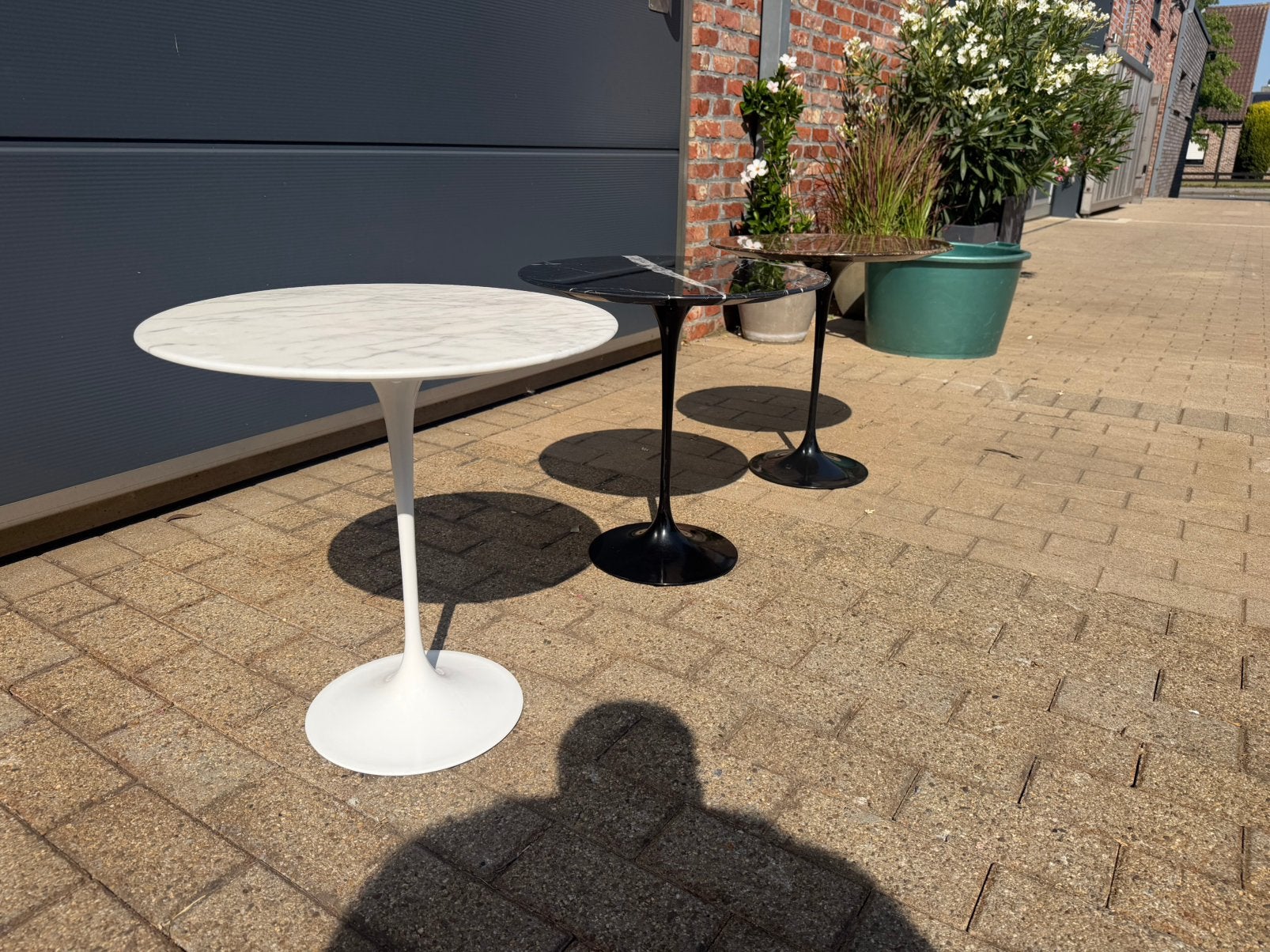 Knoll Tulip Bijzettafels in marmer Eero Saarinen NIEUWSTAAT!, Huis en Inrichting, Ophalen of Verzenden, Vitra mah jong togo sede cassina artifort b&b italia leolux cor