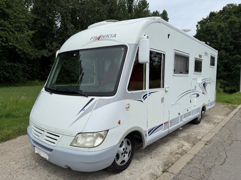 Frankia I700BK Comfort Class 150 cv Integral, 2 x AIRCO, Jusqu'à 4, Climatisation, 6 à 7 mètres, Toilette à cassette